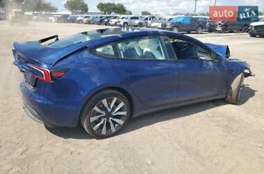 Седан Tesla Model 3 2024 в 