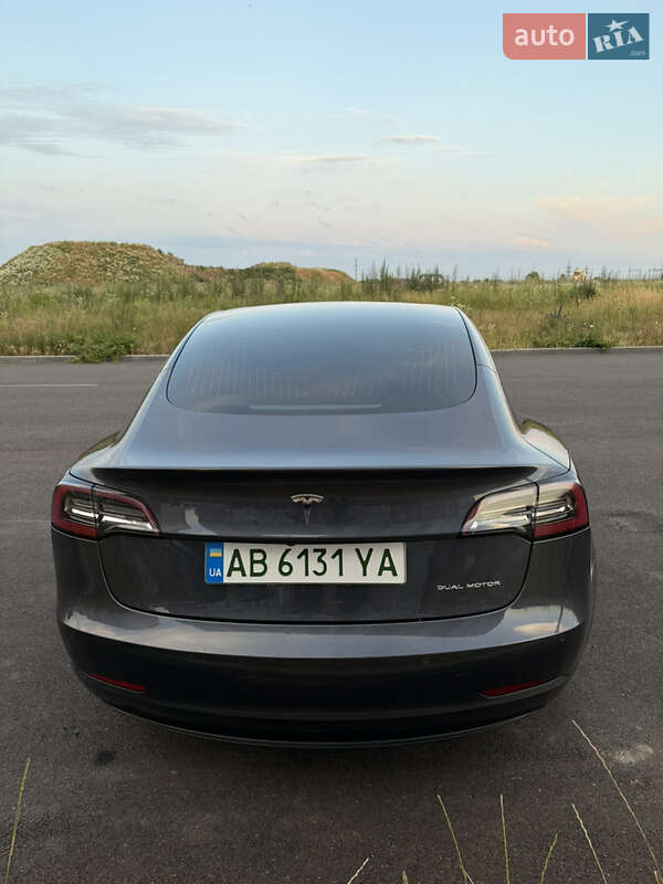 Седан Tesla Model 3 2019 в Виннице