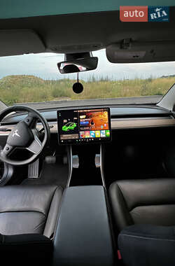 Седан Tesla Model 3 2019 в 