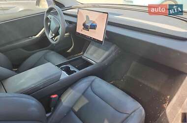 Седан Tesla Model 3 2024 в 