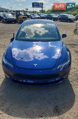 Седан Tesla Model 3 2024 в 