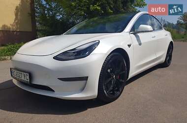 Седан Tesla Model 3 2019 в Львове