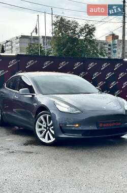 Седан Tesla Model 3 2018 в 