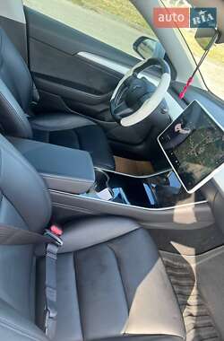 Седан Tesla Model 3 2018 в 