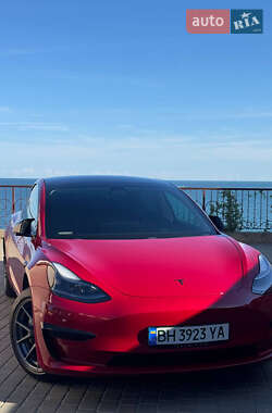 Седан Tesla Model 3 2021 в 