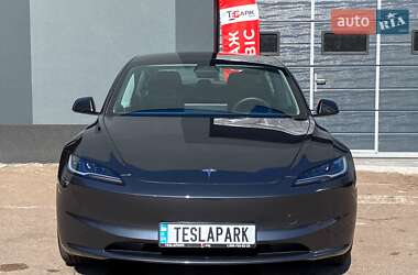 Седан Tesla Model 3 2024 в 