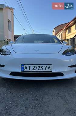 Седан Tesla Model 3 2021 в 