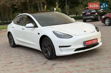 Седан Tesla Model 3 2023 в 
