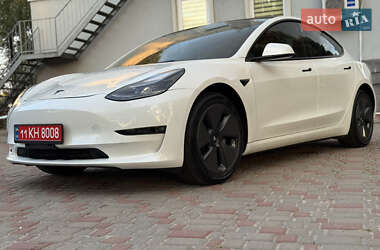 Седан Tesla Model 3 2023 в 
