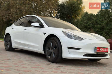Седан Tesla Model 3 2023 в 