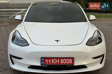 Седан Tesla Model 3 2023 в 
