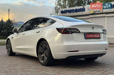 Седан Tesla Model 3 2023 в 