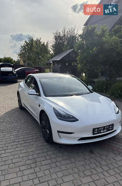 Седан Tesla Model 3 2021 в 