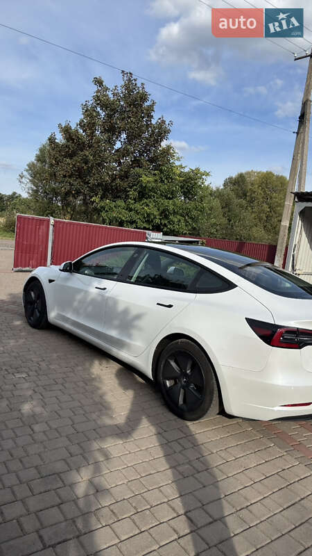 Седан Tesla Model 3 2021 в Шептицькому