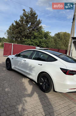 Седан Tesla Model 3 2021 в 