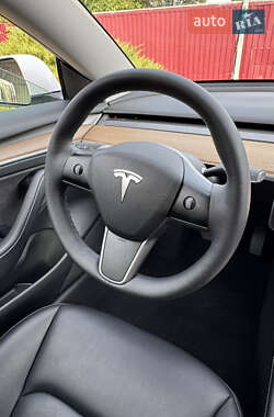 Седан Tesla Model 3 2021 в 