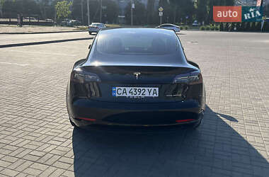 Седан Tesla Model 3 2020 в 