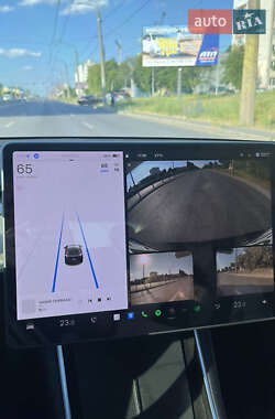 Седан Tesla Model 3 2020 в 