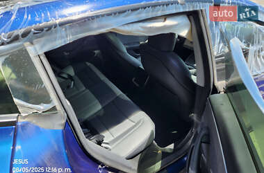 Седан Tesla Model 3 2024 в 