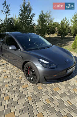 Седан Tesla Model 3 2022 в 