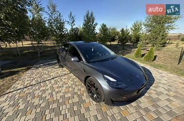 Седан Tesla Model 3 2022 в 