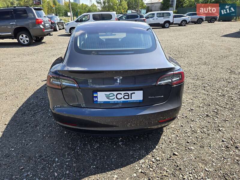 Седан Tesla Model 3 2018 в Киеве