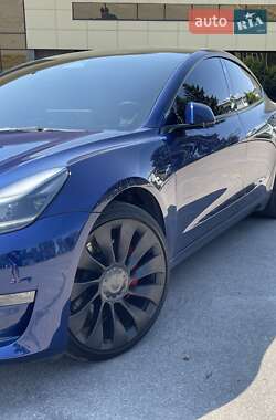 Седан Tesla Model 3 2023 в Киеве