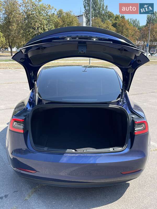 Седан Tesla Model 3 2023 в Киеве
