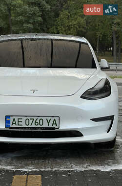 Седан Tesla Model 3 2020 в 