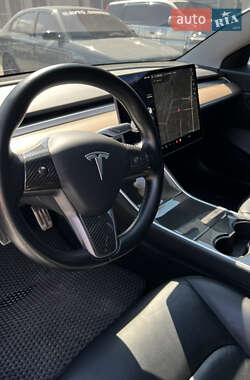 Седан Tesla Model 3 2020 в 