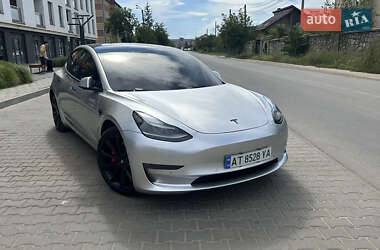 Седан Tesla Model 3 2022 в Івано-Франківську