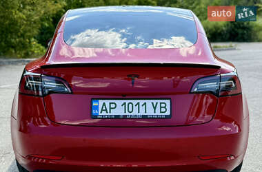 Седан Tesla Model 3 2022 в 