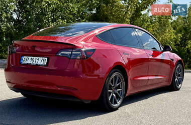Седан Tesla Model 3 2022 в 