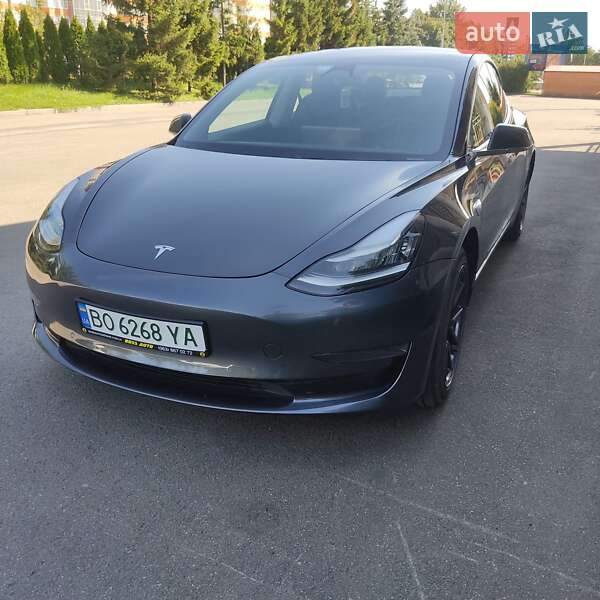 Седан Tesla Model 3 2019 в 