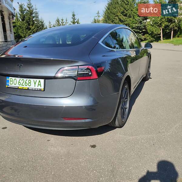 Седан Tesla Model 3 2019 в Тернополі