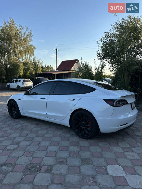 Седан Tesla Model 3 2021 в Южноукраїнську