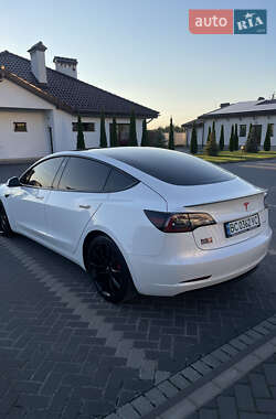 Седан Tesla Model 3 2021 в 