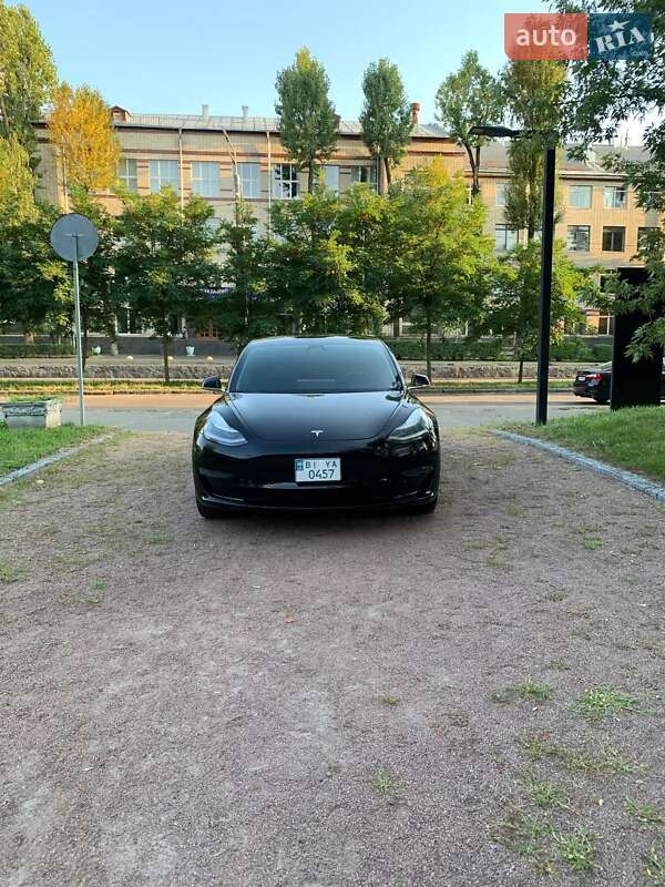 Седан Tesla Model 3 2019 в 
