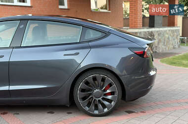 Седан Tesla Model 3 2021 в 