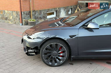 Седан Tesla Model 3 2021 в 