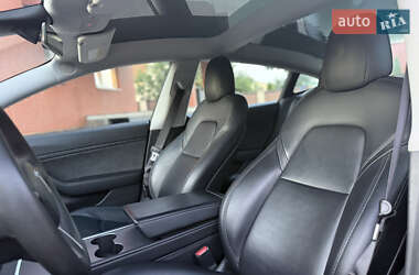 Седан Tesla Model 3 2021 в 