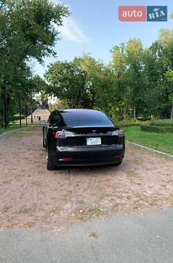 Седан Tesla Model 3 2019 в 