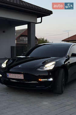 Седан Tesla Model 3 2020 в 