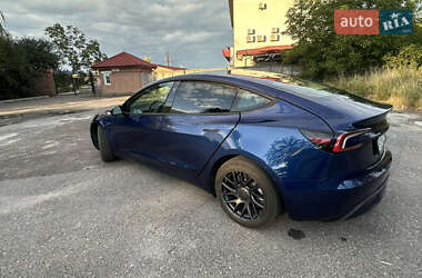 Седан Tesla Model 3 2024 в 