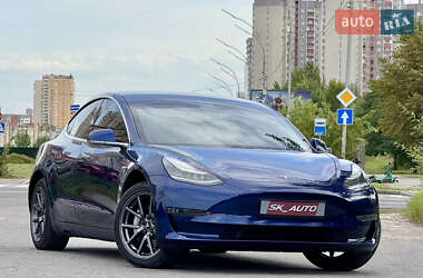 Седан Tesla Model 3 2020 в 