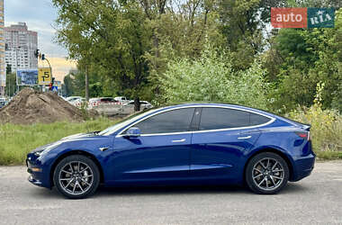 Седан Tesla Model 3 2020 в 