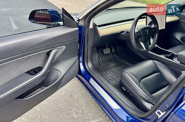 Седан Tesla Model 3 2020 в 