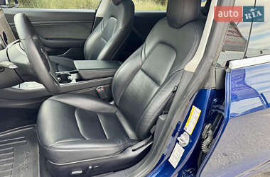 Седан Tesla Model 3 2020 в 