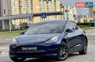 Седан Tesla Model 3 2020 в 