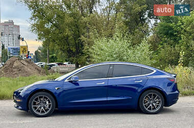 Седан Tesla Model 3 2020 в 